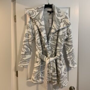 White House black market long sweater jacket. Tie waist. Snap pockets size L